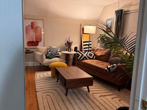 4th image of 325 3rd St #2