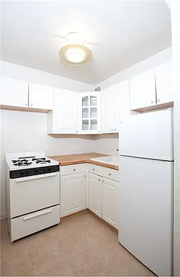 Sold by Douglas Elliman | media 18