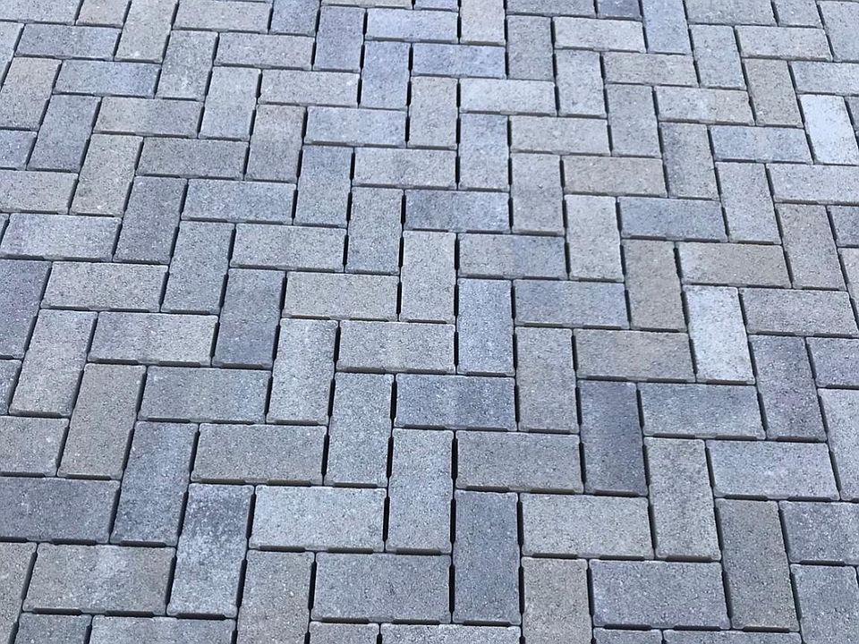 pavers throughout for parking