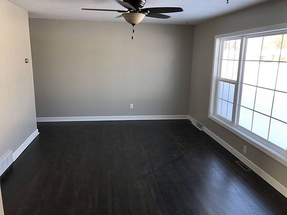 3rd image of 207 13th St W