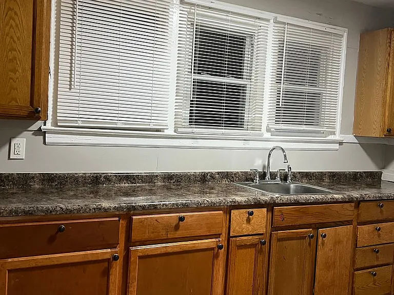 901 N Bradley Ave — Photo 3
