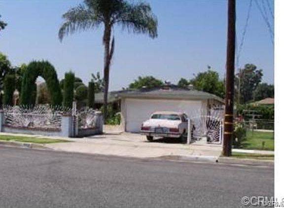 2nd image of 3749 Grace Ave