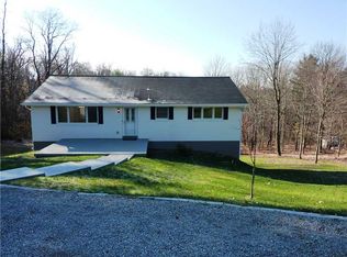 2734 Beaver Grade Rd, Coraopolis, PA 15108