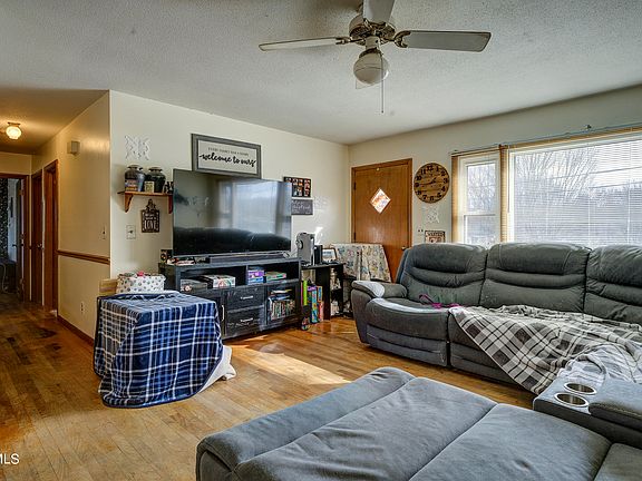 3rd image of 2900 Russum Ave