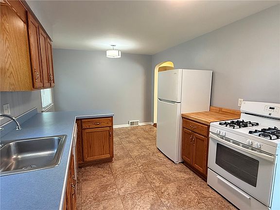 4th image of 721 Tidball Ave