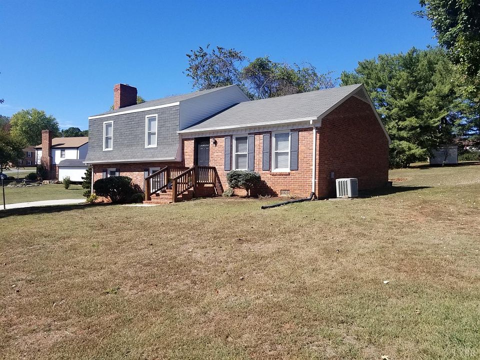 1st image of 204 Stonehouse Dr