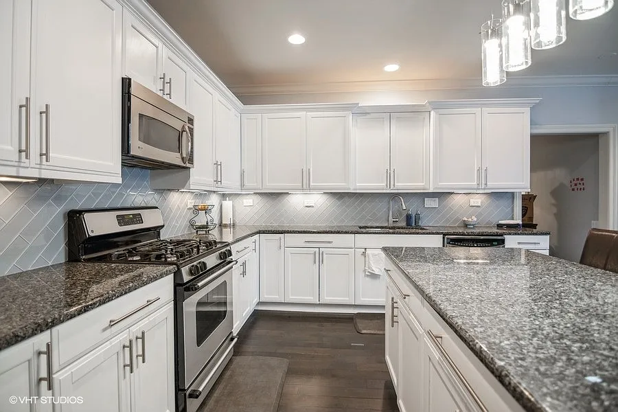 2 bed, 1630 sqft, $3,400 — Photo 4