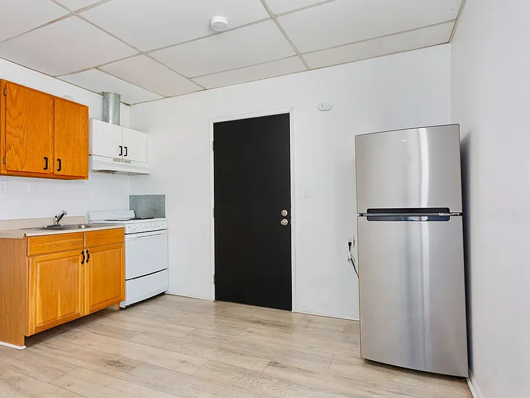 5420 S Tacoma Way — Photo 3