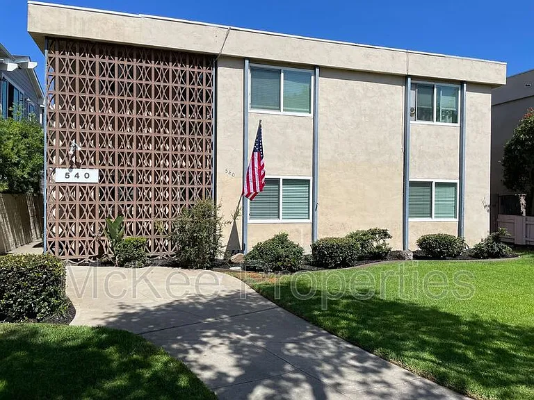 540 G Ave #F — Photo 2