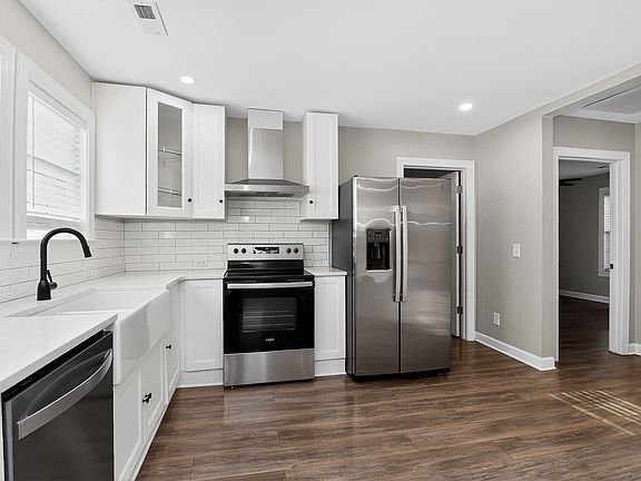 5th image of 4044 Dinglewood Ave