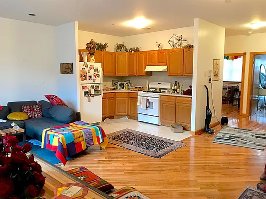 Rented by Capri Jet Realty Corp | media 17