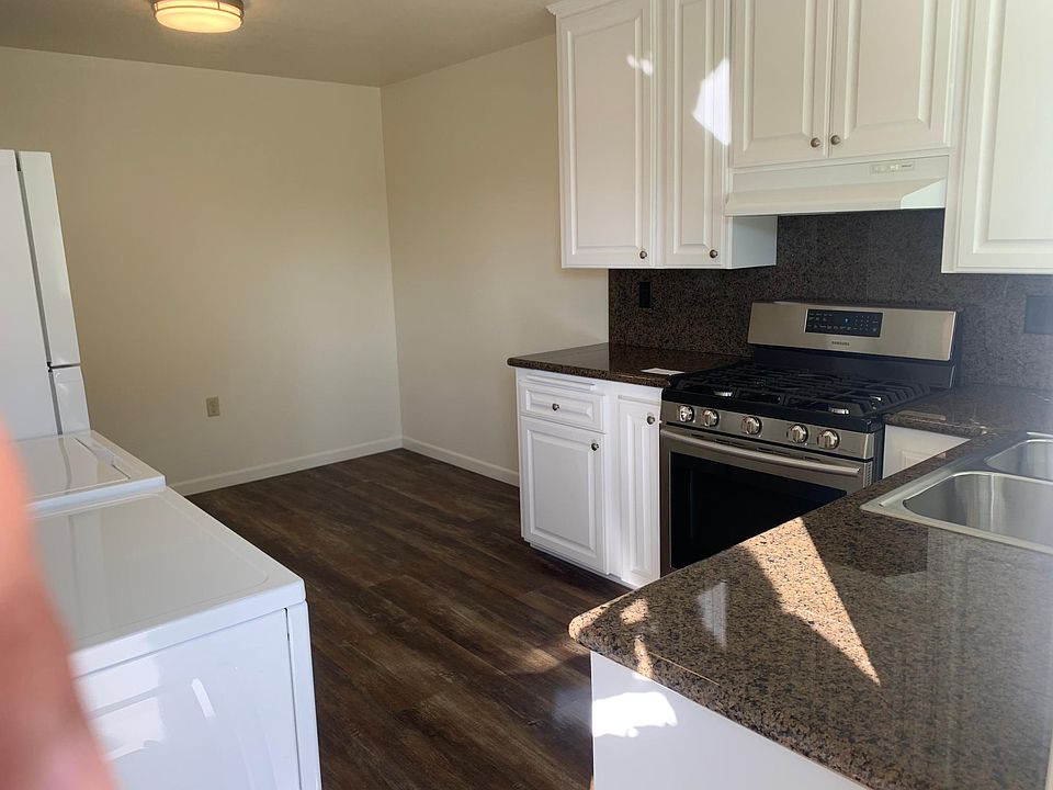 1st image of 194 College Dr #2