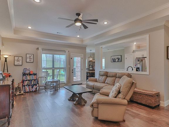 5th image of 746 Sadie Ln