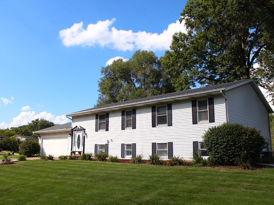 1st image of 1469 Hampshire Dr