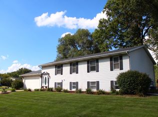 1469 Hampshire Dr, South Bend, IN