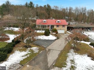 560 E Lawton St, Saint Clair, PA 17970