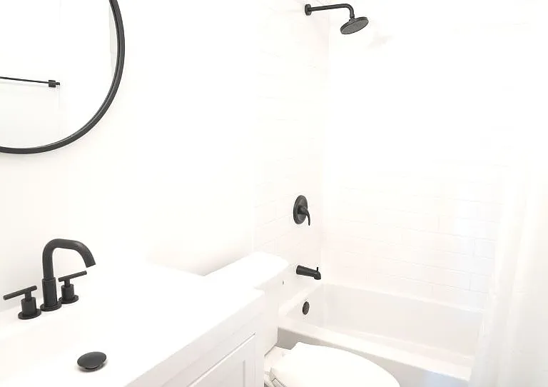 1 E Scott St #1802 — Photo 7