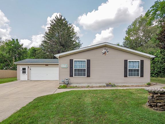 2nd image of 1566 Richards Dr