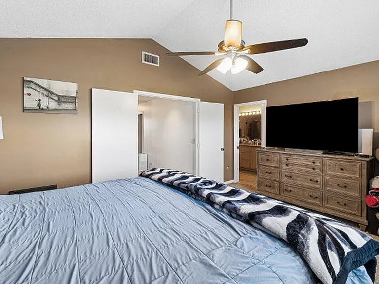 7366 Ashley Shores Cir — Photo 14