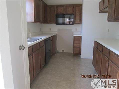 4th image of 325 Faircrest Dr