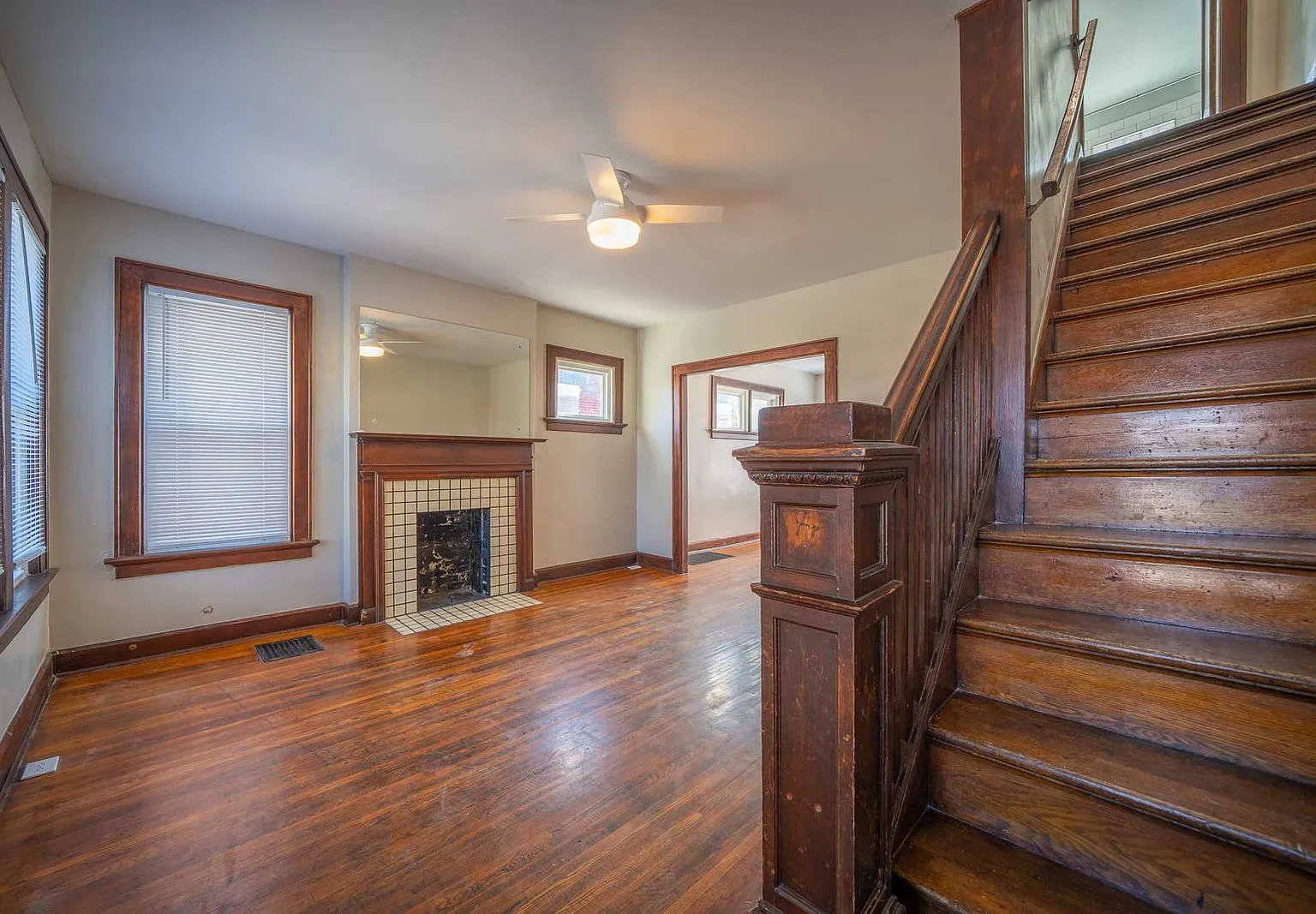 2 bed, 1.0 bath, $1,305 — Photo 2