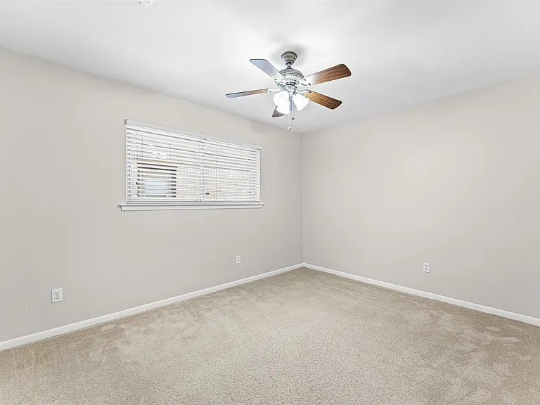2562 Kevin Ln — Photo 13