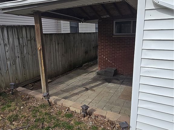 3rd image of 4404 Woodcliffe Ave