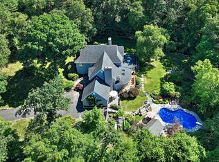 1 Davis Rd, Woodbridge, CT 06525