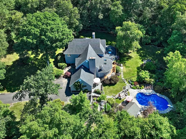 1 Davis Road, Woodbridge, CT 06525