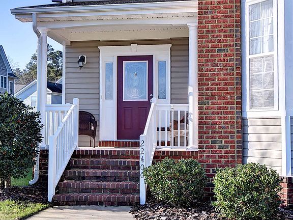 4th image of 22400 Harbor Towne Dr