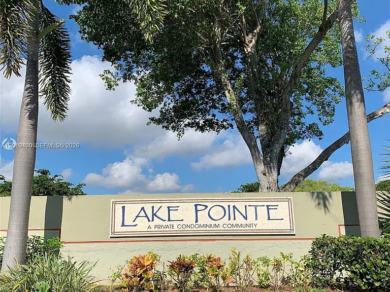 210 Lake Pointe Dr #114 — Photo 6