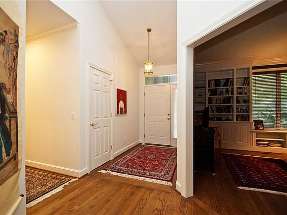 4th image of 64 Tobey Ct
