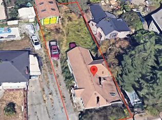 1256 Walnut St, Victoria, BC V8T 1N6