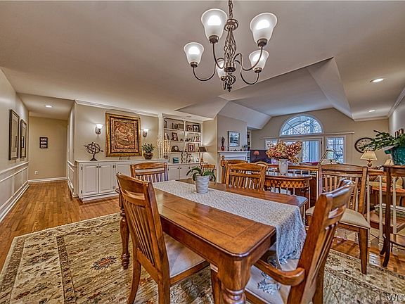 3rd image of 36 Hampton Hill Dr
