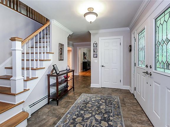 5th image of 566 Revere Dr