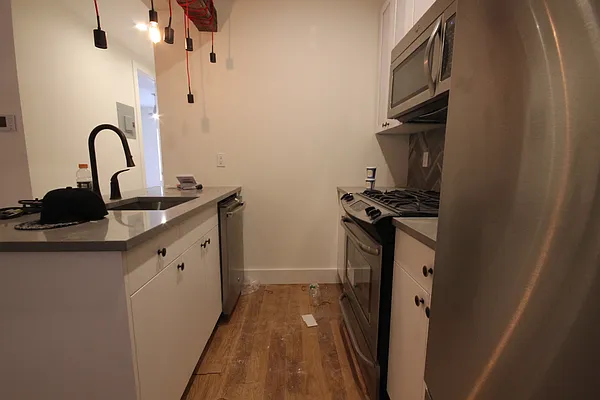 Rented by Nooklyn NYC LLC | media 82