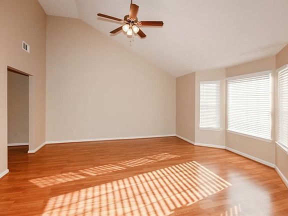 2nd image of 304 Fox Briar Ct