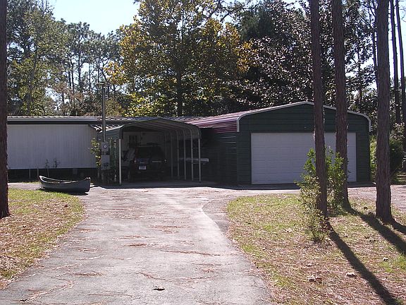Garage, carport