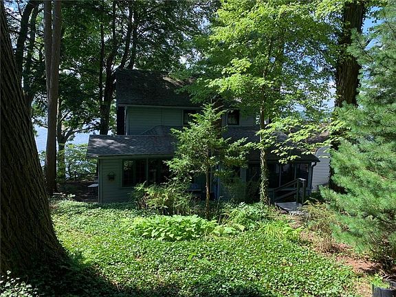 2nd image of 11964 Lake Dr