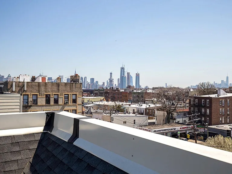 5005 Palisade Plaza — Photo 19