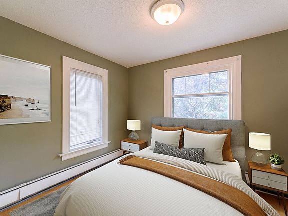 4th image of 681 Lowry Ave NE #2