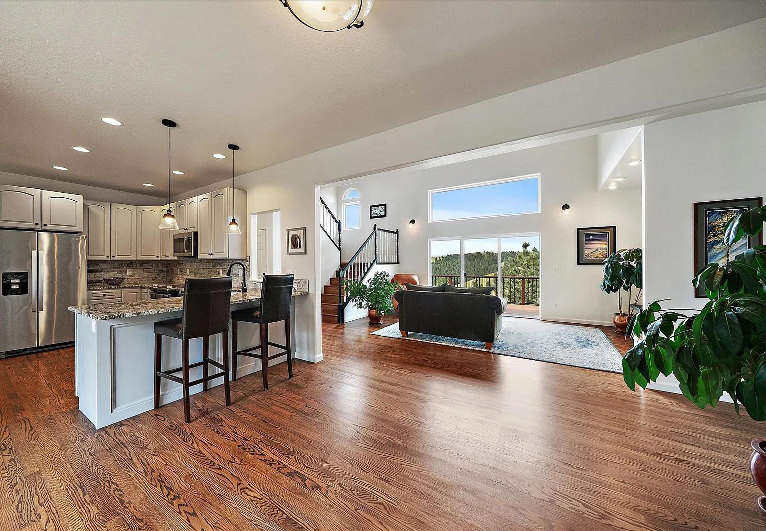 5 bed, 4.5 bath, 5911 sqft, $6,650 — Photo 4