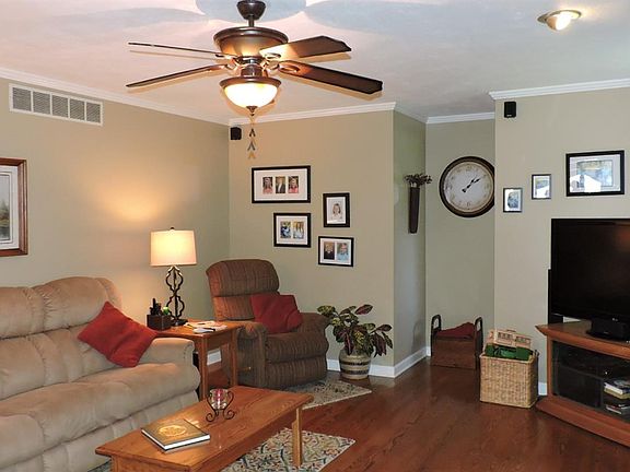 3rd image of 329 Missionary Ln