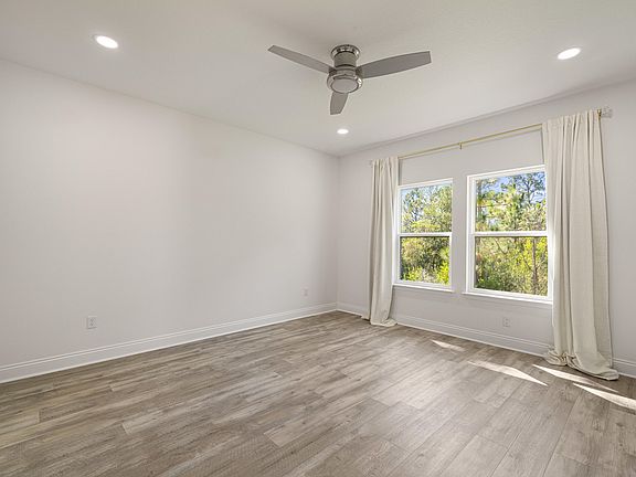 2nd image of 4902 Kensington Ln #4902