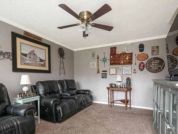 4th image of 10617 Charlene Dr.