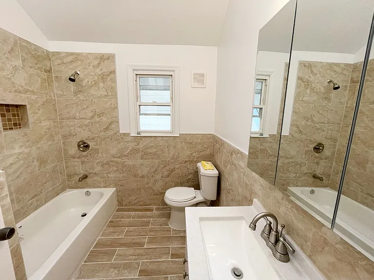 240 Grand Ave #2 — Photo 12