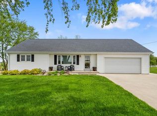 31785 Olde Castle Rd, Dyersville, IA 52040