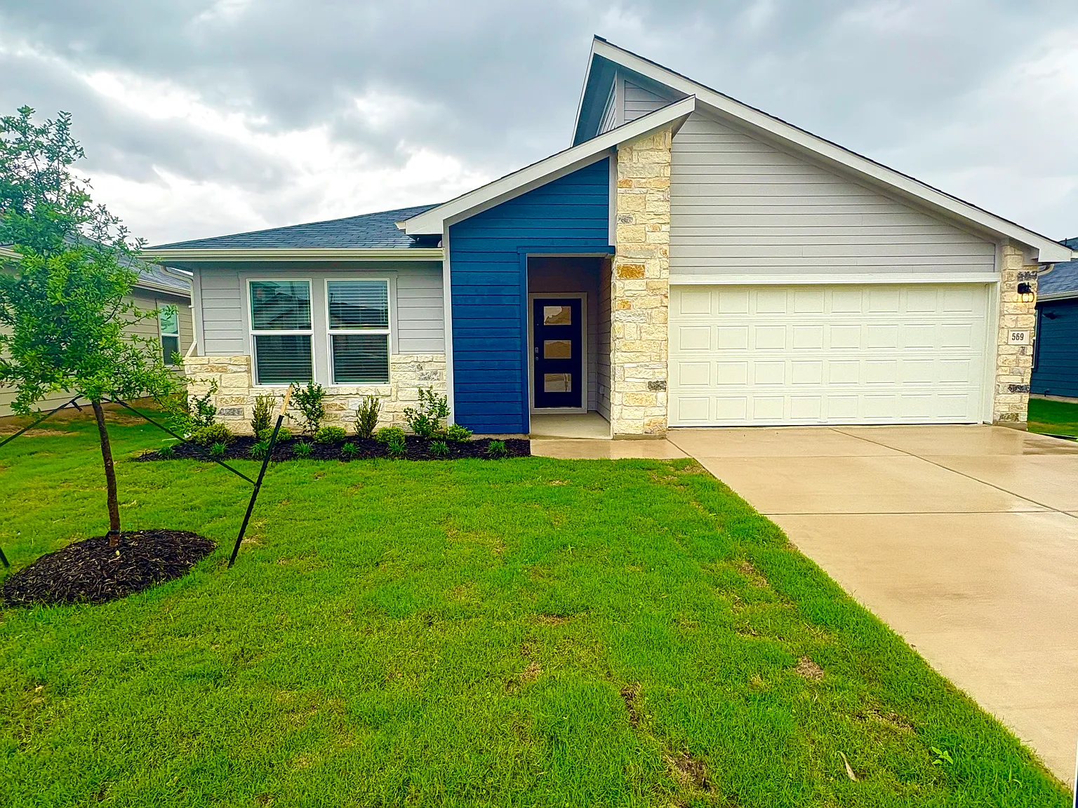 4 bed, 1692 sqft, $2,050 — Photo 1