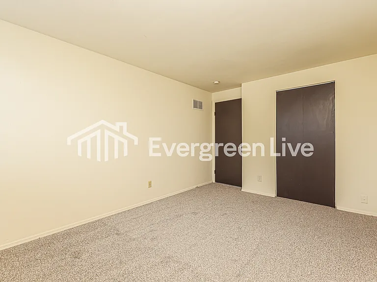 7566 Mount Hood Dr — Photo 13