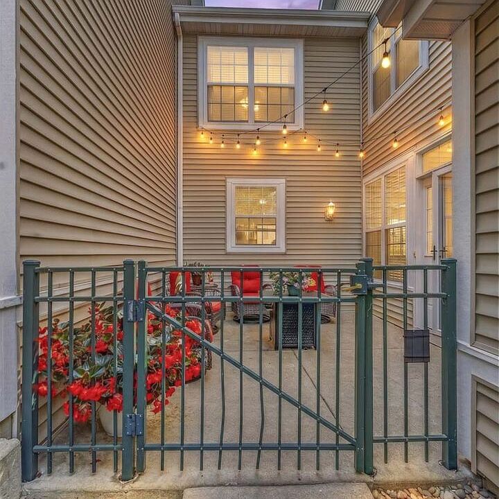 1st image of 1523 W Remington Ln #1523